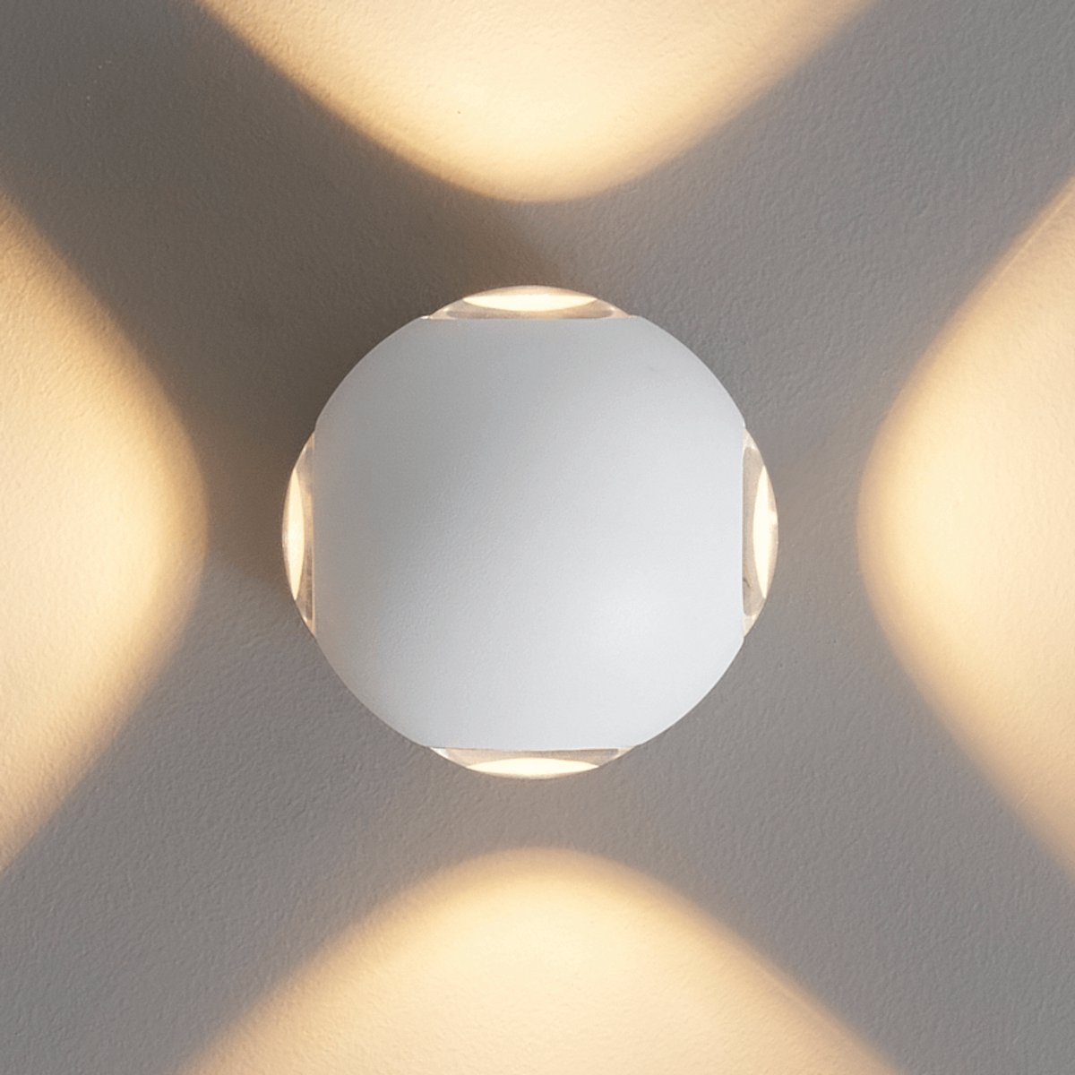 Kosilum - Joia - Wandlamp - Wit - Aluminium