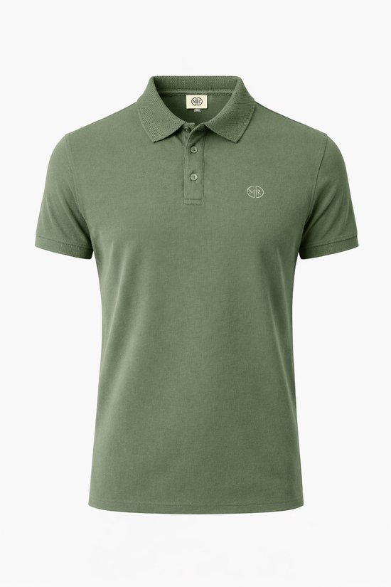 Agavegroene polo met knoopsluiting en geborduurd logo op de borst.