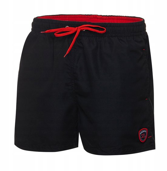Short de bain noir avec lacet et doublure rouges, et un logo sur le devant.