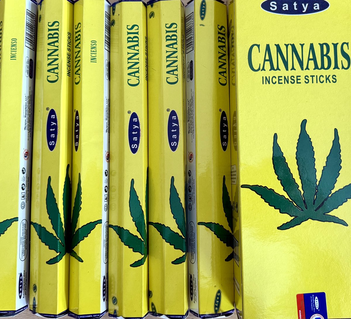 Satya Cannabis - wierook stokjes - 6 doosjes