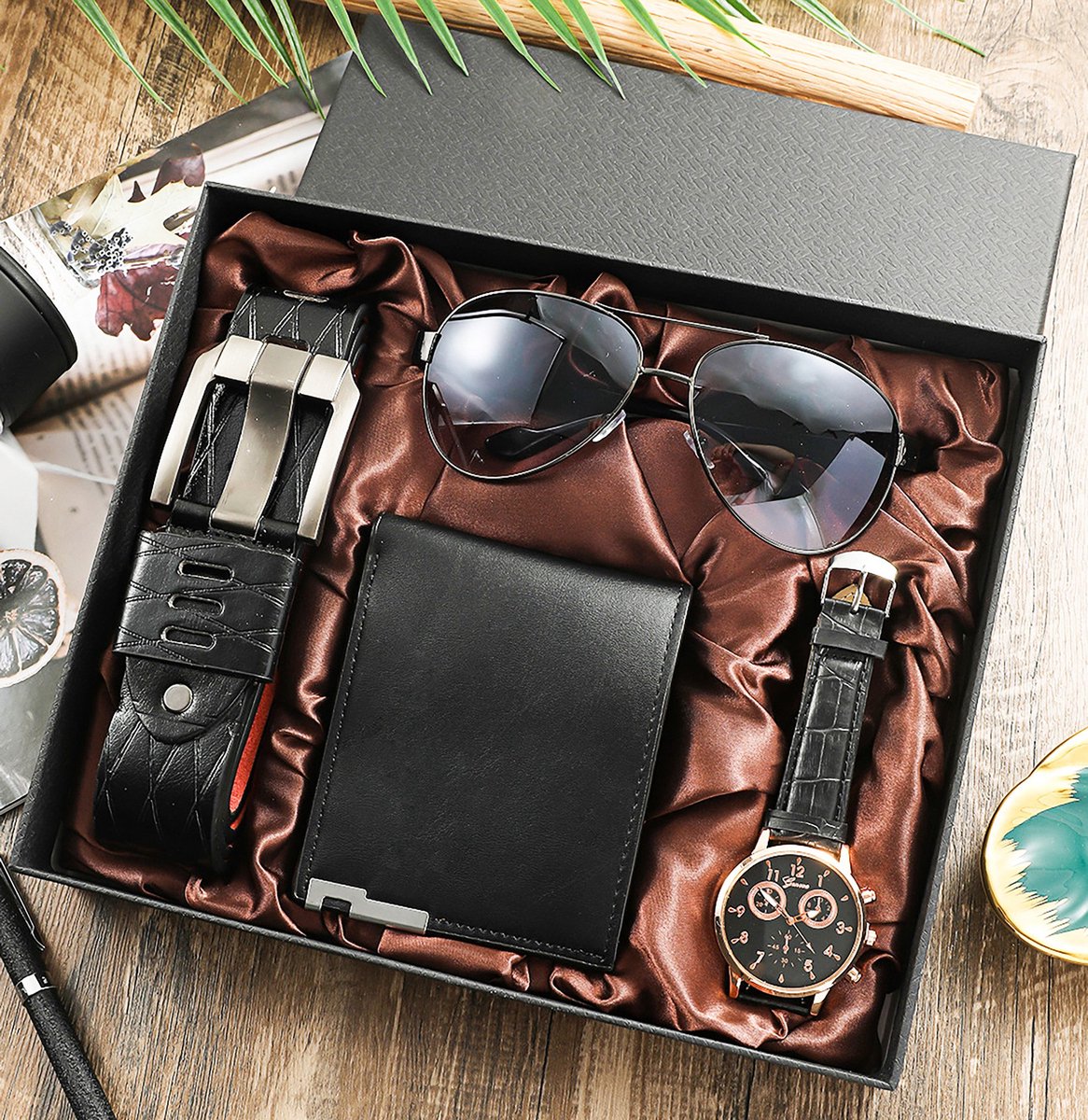 IBETTERTEC - Cadeauset voor Heren - Horloge - Portemonnee - Riem - Zonnebril - Cadeau voor mannen - verjaardag, huwelijksdag, vaderdag geschenk, verjaardagscadeau, kerstcadeau