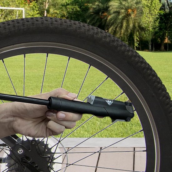 Bike Pump, Bike Tyre Pump,Draagbare luchtpomp - Niet-slip lichtgewicht compressor, snelle inflatie, digitale meter, buitenavonturen van CYCPLUS — afbeelding 4