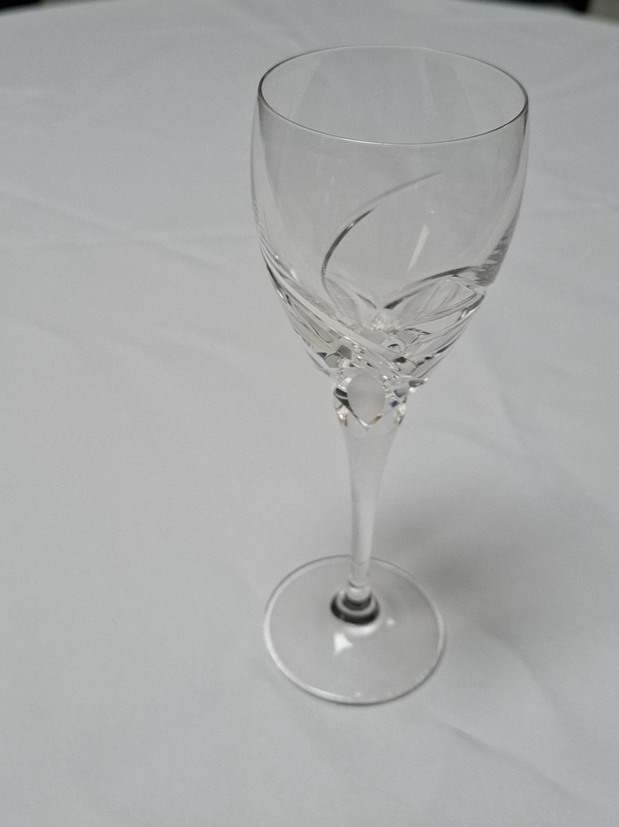 RCRCrystal Grosseto 2 witte wijnglazen 12 cl hoogte 18 cm