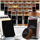 Soothe 24 Glazen Kruidenpotjes Vierkant met Acacia Deksel – 2 Soorten Strooideksels – Kruidenstrooier – Spice Jars – Complete Set incl Kruiden Stickers, Krijtstift en Accessoires – 120ml