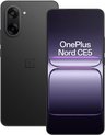 Zwarte OnePlus Nord CE5 telefoon, met achterkant en voorkant met "OnePlus Nord CE5" op het scherm.