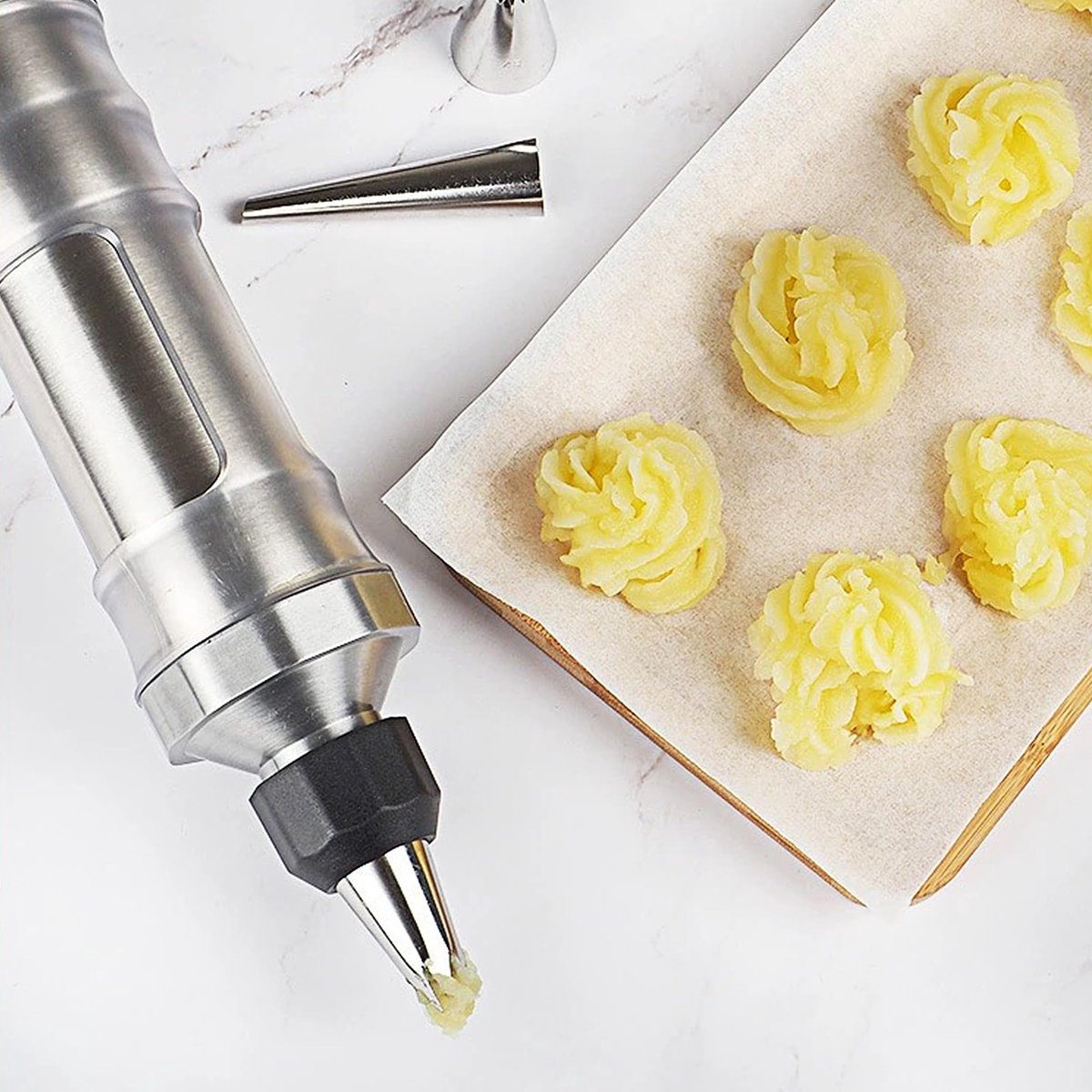 Ibenzoa® Professionele roestvrijstalen decoratiespuit voor taarten en desserts met 6 spuitmondjes