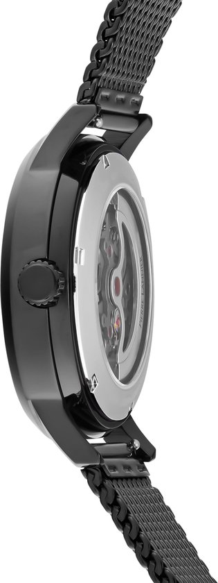 Zijkant van een zwart horloge met glanzende kast en mesh band. De achterkant van het uurwerk is zichtbaar door het glas.