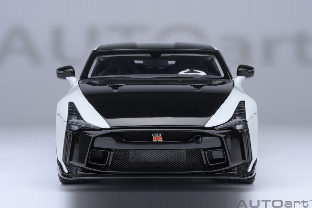AUTOart 1/18 Nissan GT-R50 by Italdesign, metallic white / black