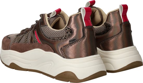 Achterkant van bruine POSH by Poelman sneakers met visgraatdetail, suède en witte zolen.