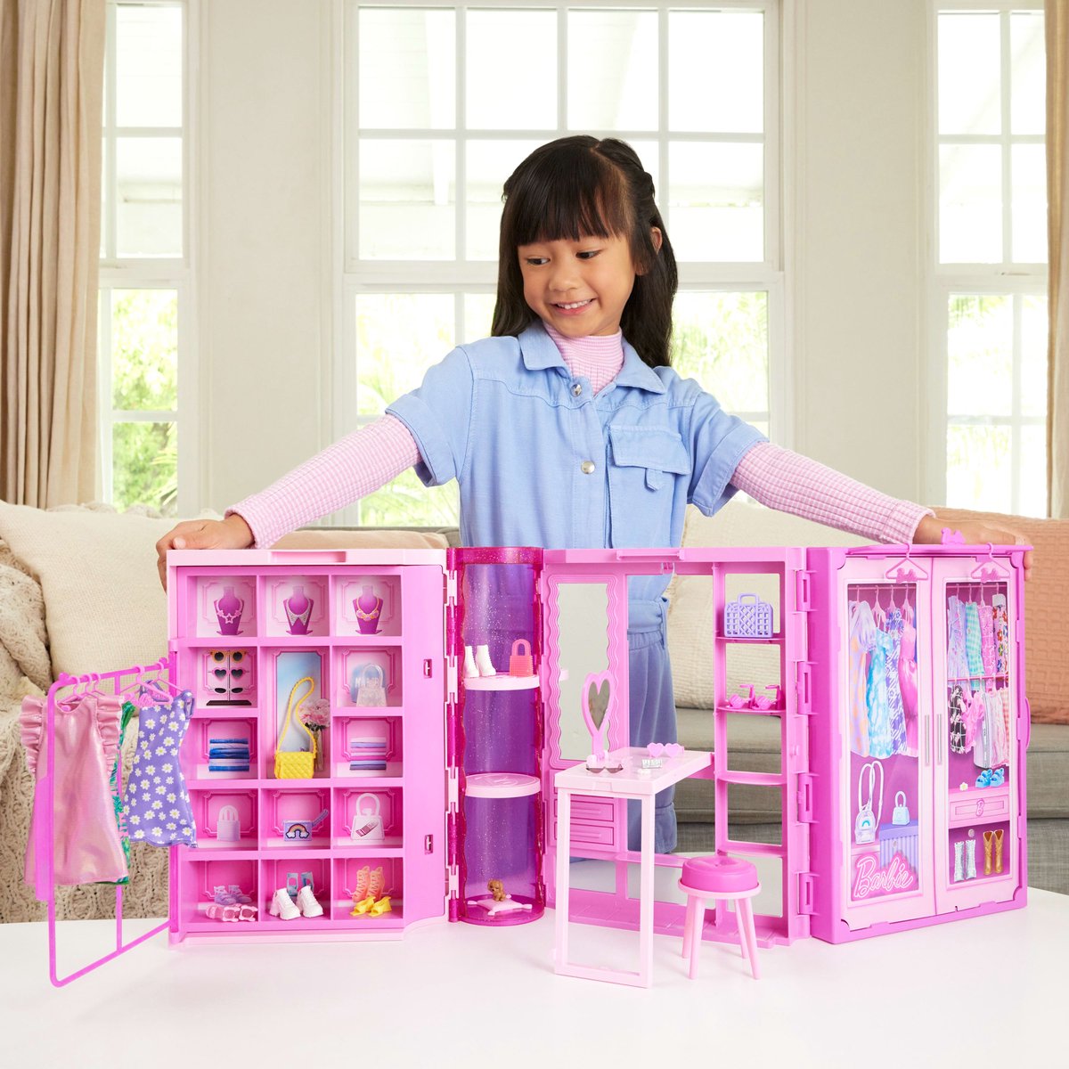 Barbie Super Kledingkast – Modepop met 25+ Stukken, Roze Glitterkast & Kaptafel — afbeelding 4