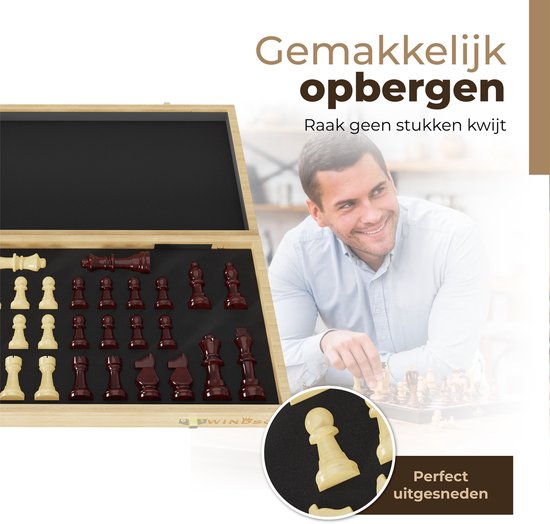 Bruine en crème schaakstukken netjes opgeborgen in een houten kist. "Gemakkelijk opbergen".