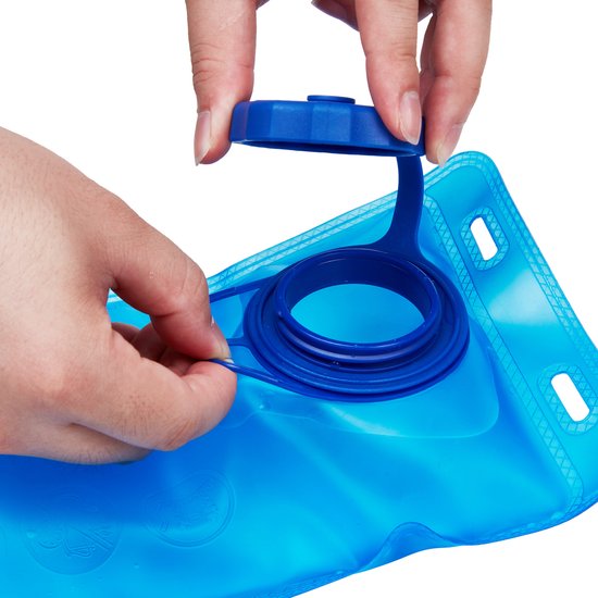 Waterzak 2L - 2 stuks - Incl Slang - Drinkzak - Anti-lek draaidop en drinktuit - Universeel - Voor Wandelen Kamperen Fietsen - Blauw van Merkloos — afbeelding 4
