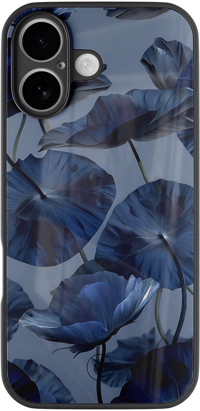 Coque de téléphone noire avec un imprimé de fleurs bleu foncé.