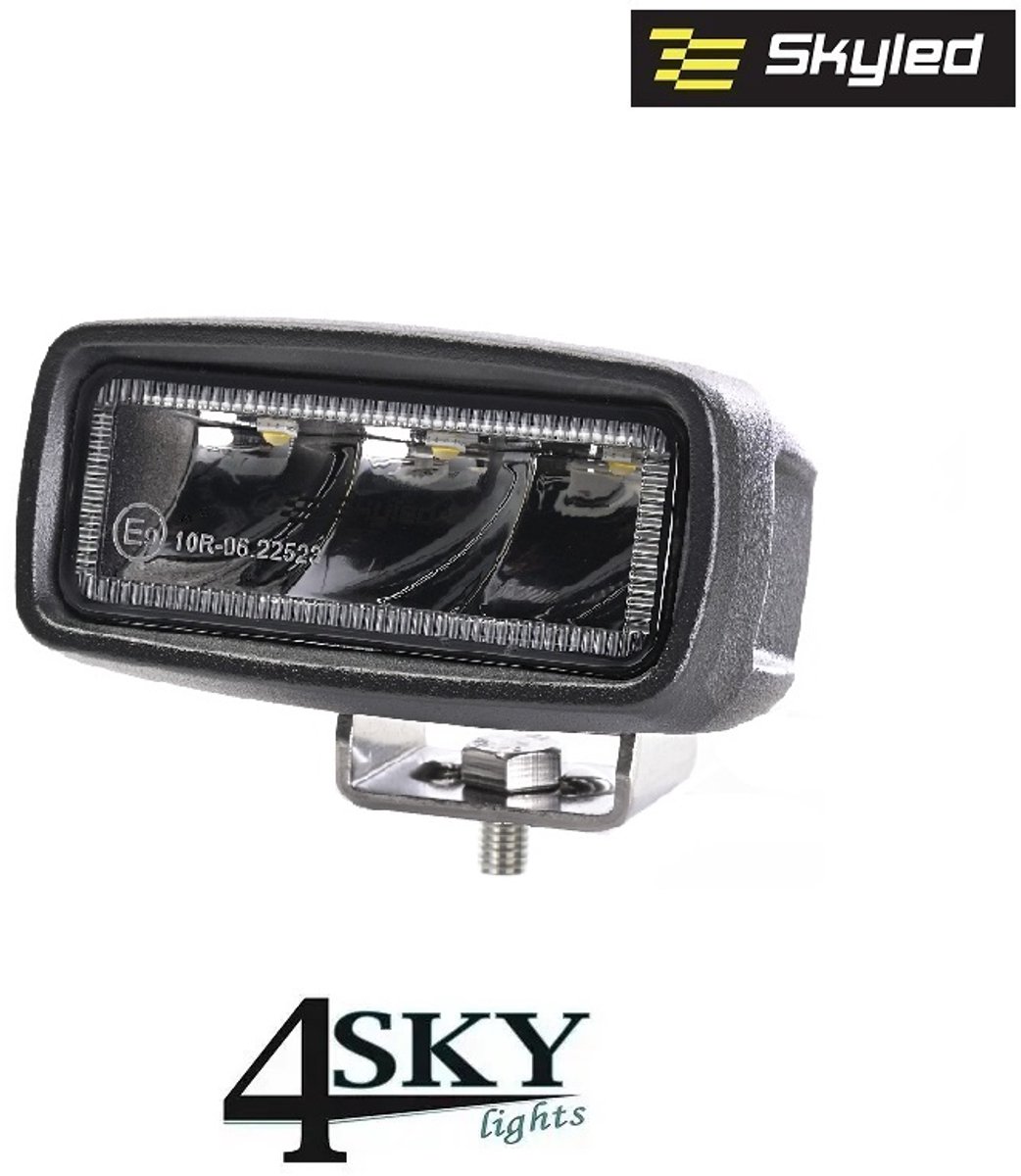 Ignis 15F achteruitrijlamp / breedstraler 30 watt R23/R10/R148 gekeurd 1560 Lumen IP69K drukwaterdicht