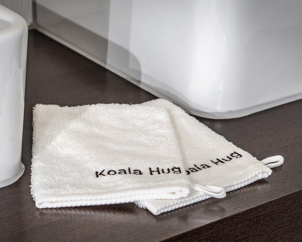 KOALA HUG Tencel Lyocell washandjes 16x21 cm, Off white – 4 stuks; Hypoallergeen & Antibacterieel | Huidvriendelijk | Sneldrogend | Blijft langer fris | Kleurvast | Energiezuinig in productie en in gebruik | Goed alternatief voor katoen