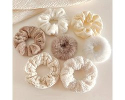 Set 7 Scrunchies - Beige - Pluche - Teddy - Goede Kwaliteit - Leuk Als Cadeau - Haaraccessoire