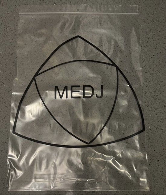 Transparante verpakking met MEDJ logo, bestaande uit drie overlappende cirkels.