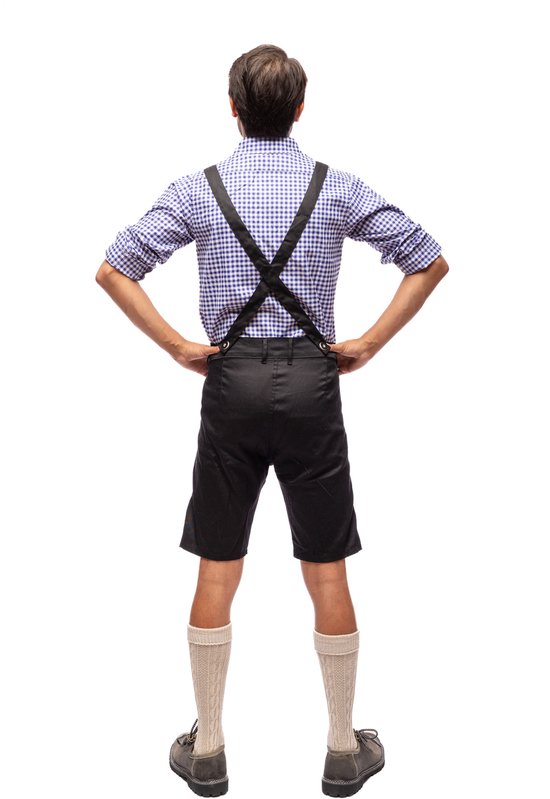 Man van achteren gezien in blauw geruite blouse, zwarte lederhosen en kousen.