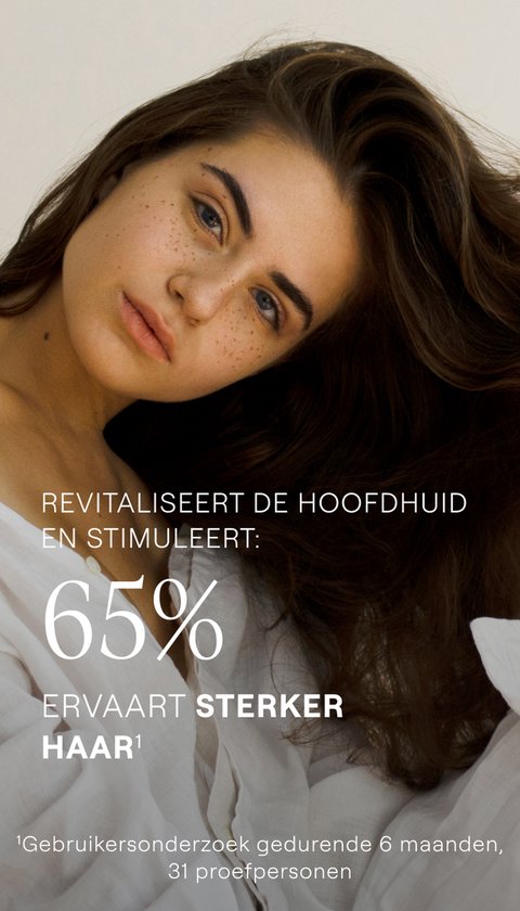 Vrouw met sproeten en bruin haar, met de tekst '65% ervaart sterker haar'.