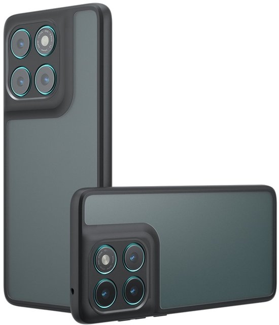 Twee zwarte telefoonhoesjes met mat transparante achterkanten en verhoogde camerabehuizingen, op een witte achtergrond.