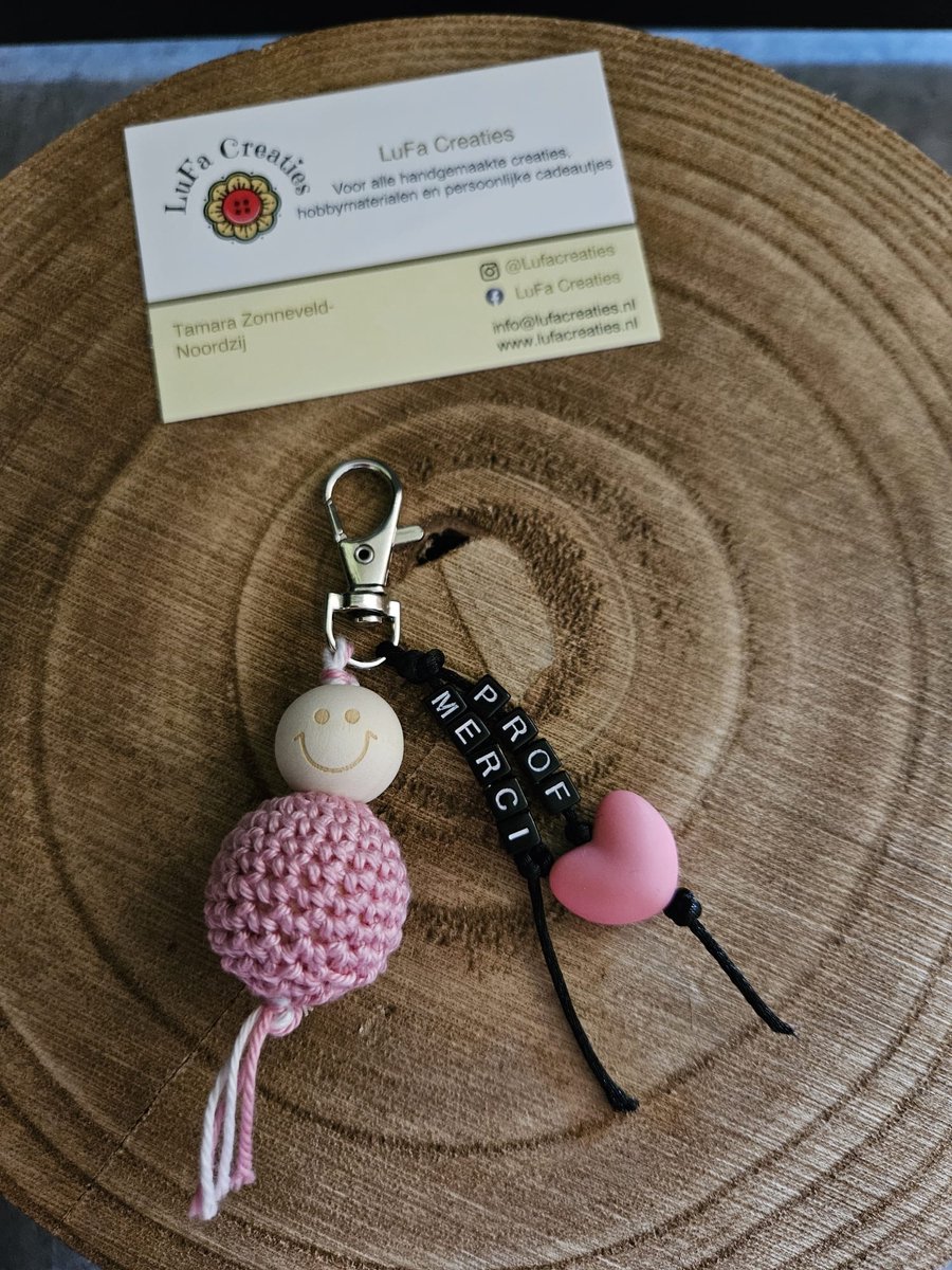 Porte-clés « Merci Prof » avec poupée porte-bonheur