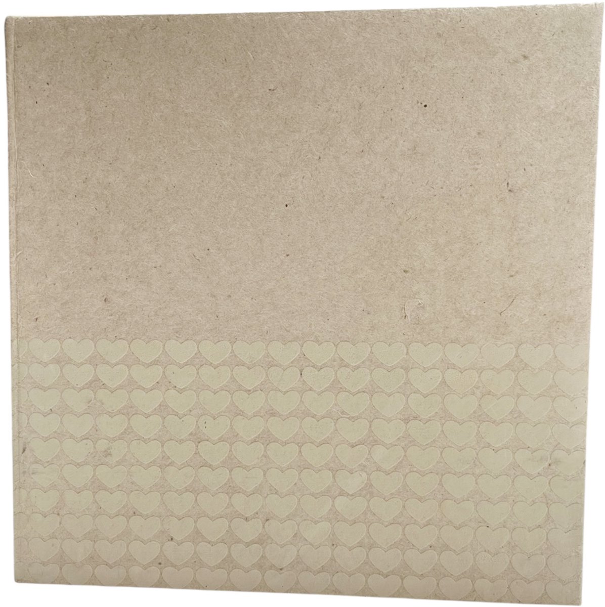 Gastenboek / notitieboek met witte harten reliëfprint, blanco bladzijden
