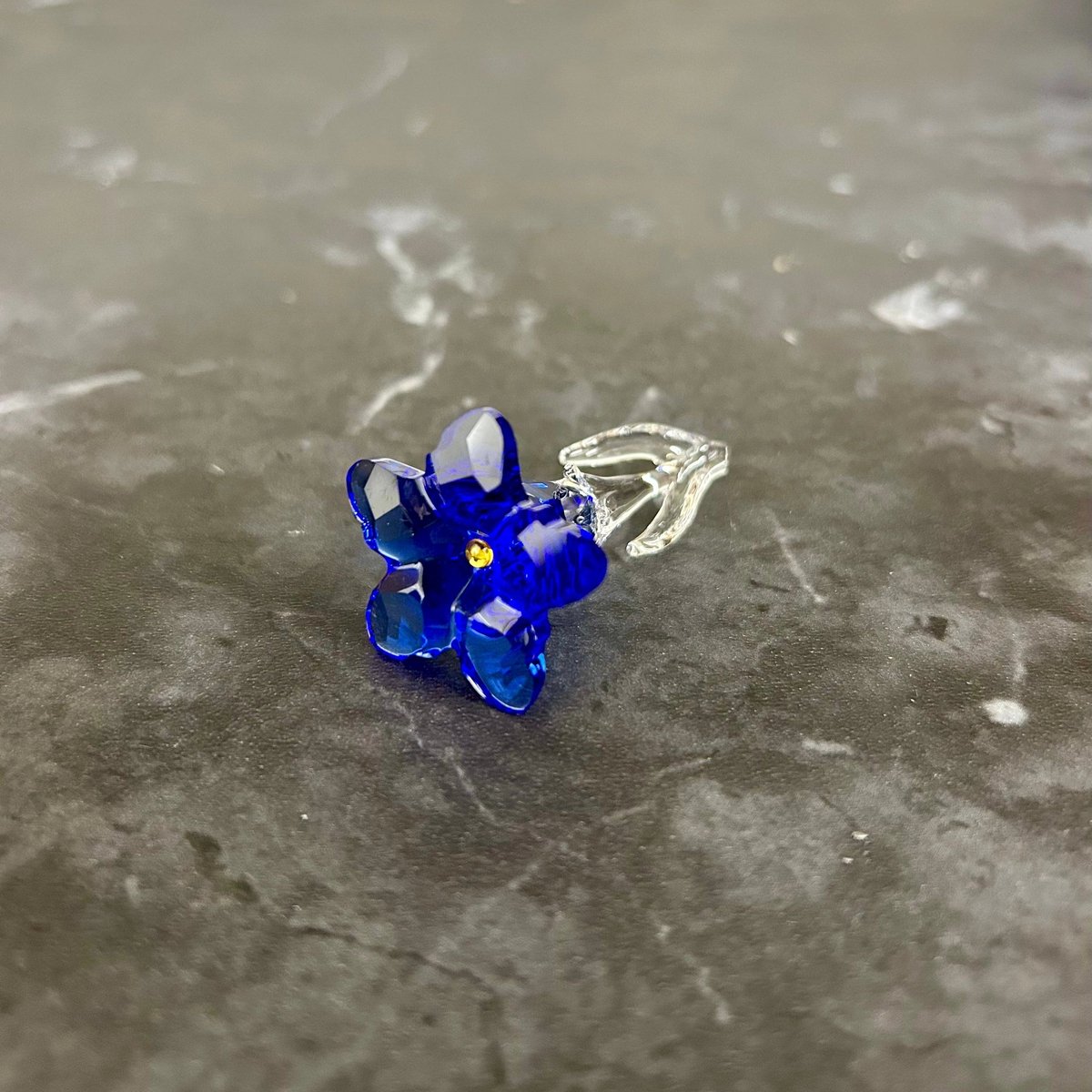 Swarovski SCS gift beeldje Gentiaan 5490321 | kristal decoratie figuur, Swarovski beeldjes voor cadeau en collectie