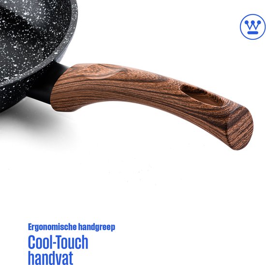 Close-up van het ergonomische, cool-touch houten handvat van de zwarte wokpan.