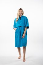Poncho Belieff® pour femme et homme - Matière 100% recyclée - Water et coupe-vent - Poches pour les mains - Matière respirante - Cyan Blauw