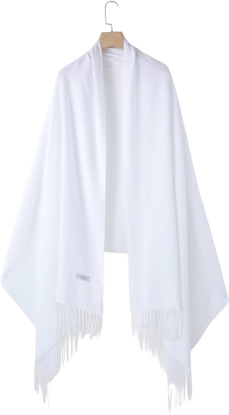 Witte omslagdoek van gerecycled polyester met franjes en kleine versieringen.