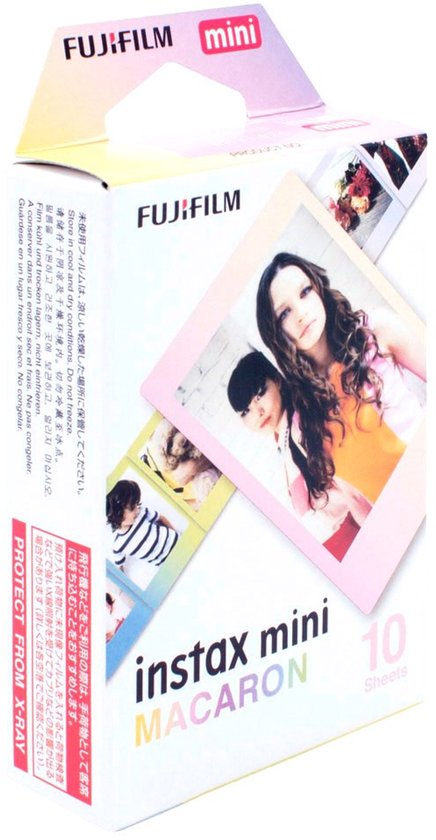 Fujifilm Instax Mini Macaron film verpakking met voorbeelden van foto's, waaronder twee meisjes en een kind.