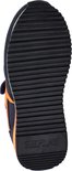 Zool van een donkerblauwe Replay sneaker met ribbelprofiel en "REPLAY"-opschrift.