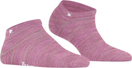 Roze Burlington enkelsokken met fijne strepen in roze en beige, met klein wit logo.
