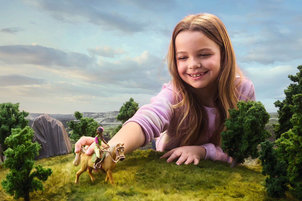 Schleich Horse Club Sarah en Mystery speelfiguur met paard thumbnail 2
