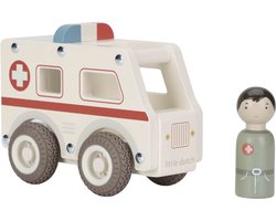 foto van Little Dutch houten Ambulance FSC