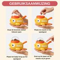 Vier afbeeldingen van gele eend speelgoed. Instructies voor het vullen en gebruiken van het speeltje.