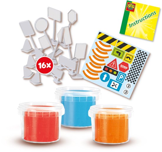 Verkeerskleiset met drie potjes klei (rood, oranje, blauw), verkeersborden, kegels en stickers.
