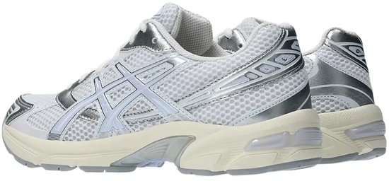 Witte en zilverkleurige Asics Gel-1130 sneakers van mesh en synthetisch materiaal met crèmekleurige zool.