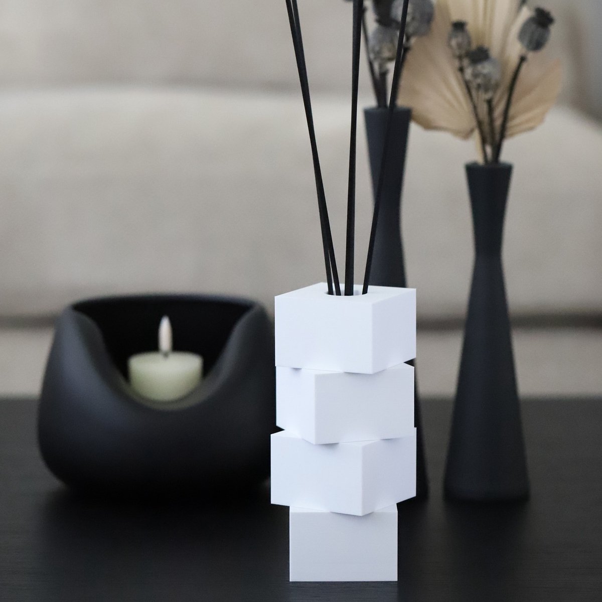 Mat Witte Geurstokjes houder – Luxe Diffuser Set Amber Oak en Black Diamond – Navulbare Geurstokjes 400 ml – Modern Huisparfum Cadeau