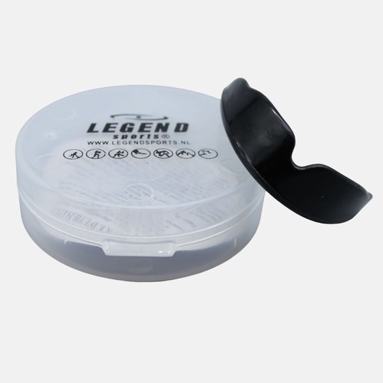 Zwarte gebitsbeschermer naast een transparante bewaarkoker met 'LEGEND SPORTS' logo.