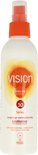 Witte sprayfles met oranje dop. Het label toont een zonsopgang-logo, 'Every day Sun Protection', SPF 30, 'Spray', 'Langdurige zonbescherming' en 'LipoDefense TECHNOLOGY'.