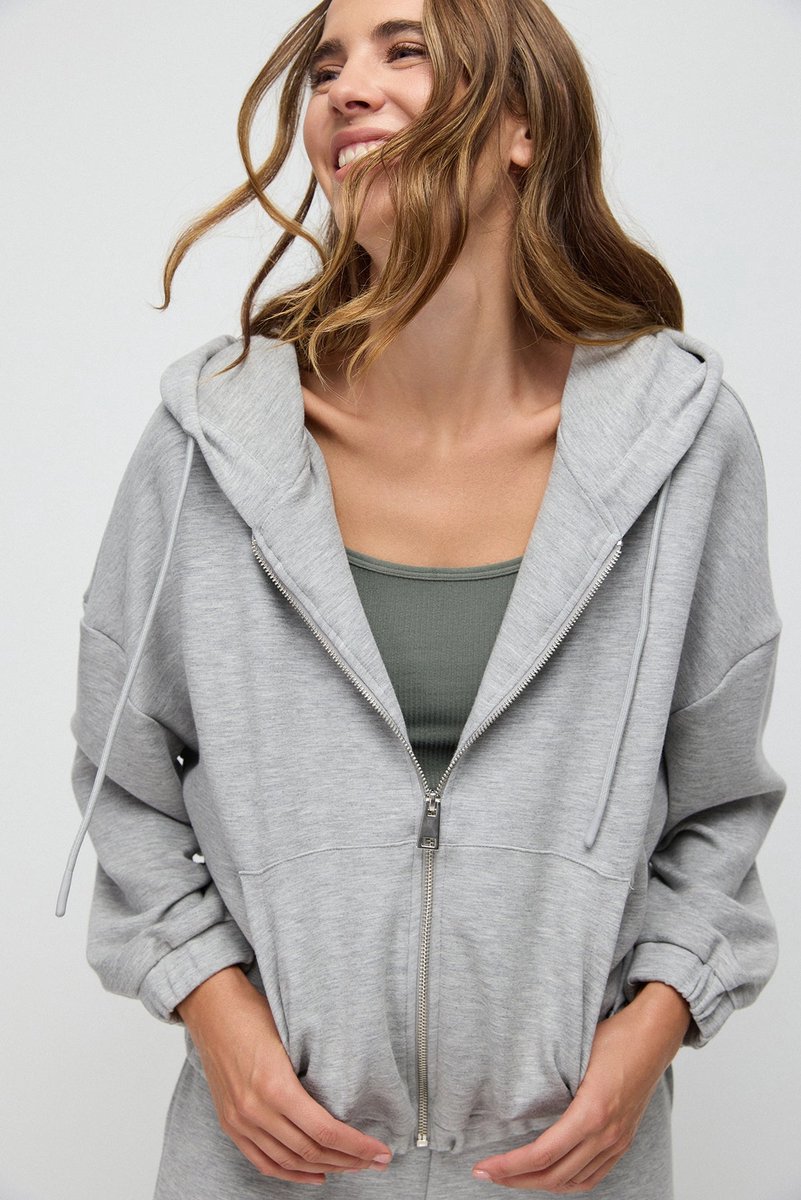 Sweat à capuche court doux