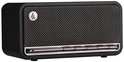 Zwarte Edifier MP230 Bluetooth speaker met grille.