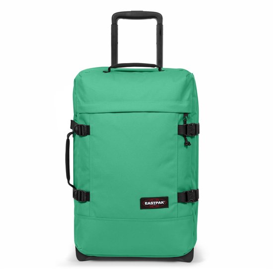 Felgroene koffer met zwarte handgrepen en wielen. Eastpak logo op de voorkant.