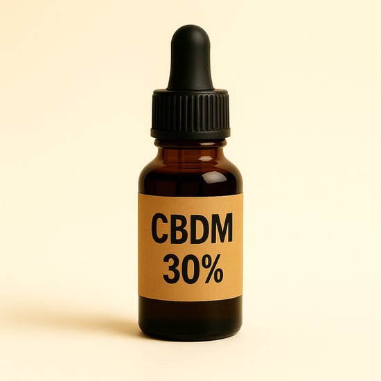 Bruine glazen fles met druppelaar, etiket met "CBDM 30%" in gele letters.