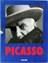 Zw-w portret van Pablo Picasso met hoed, "PICCASSO" in rode letters.