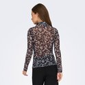 Model draagt longsleeve met hoge hals en abstracte print in nachtblauw en beige, van achteren gezien.