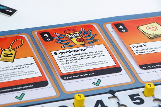 999 Games - Bomb Busters - Coöperatief Bordspel - Winnaar Spiel des Jahres 2025/Speelgoed van het jaar 2025 en de Gouden Ludo!- Werk samen en maak de bom onschadelijk - Tik tak, tik tak...