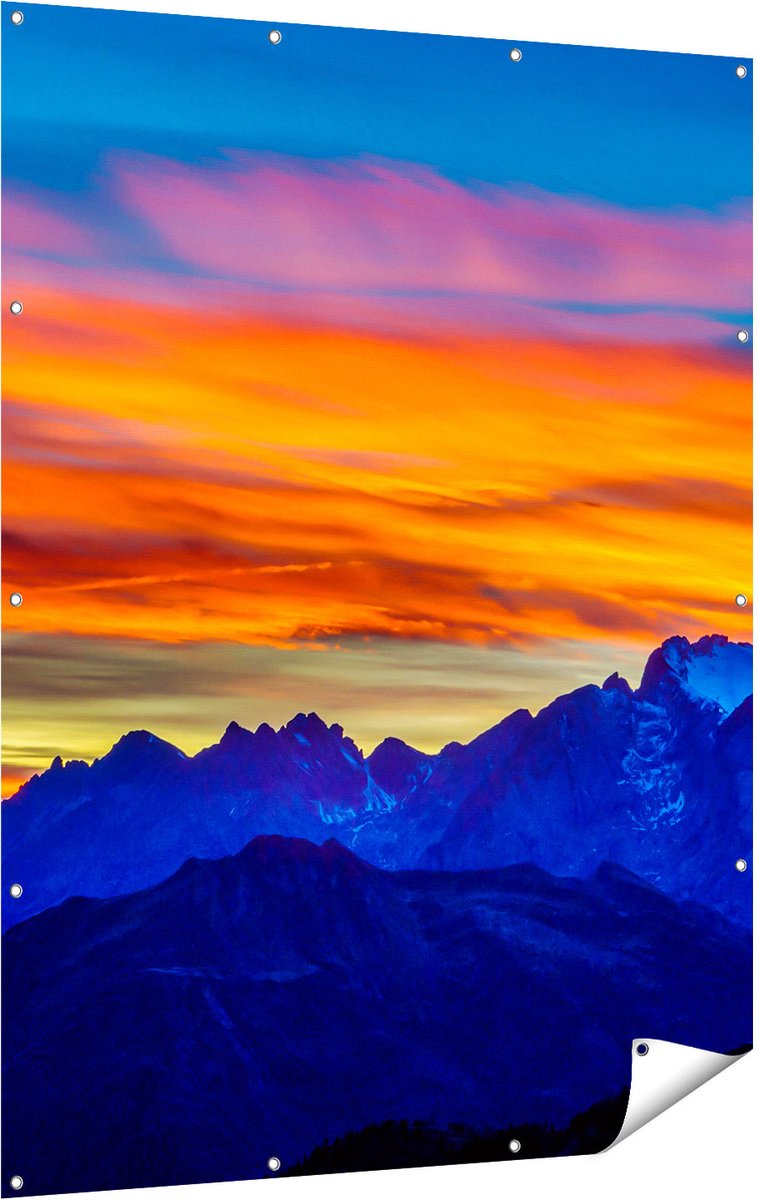 Gards Tuinposter Oranje Zonsondergang in de Bergen - 120x160 cm - Tuindoek - Tuindecoratie - Wanddecoratie buiten - Tuinschilderij Multikleur