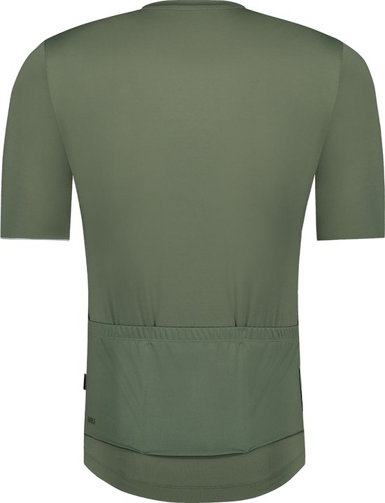 Achterkant van olijfgroen fietsshirt met korte mouw, drie achterzakken.